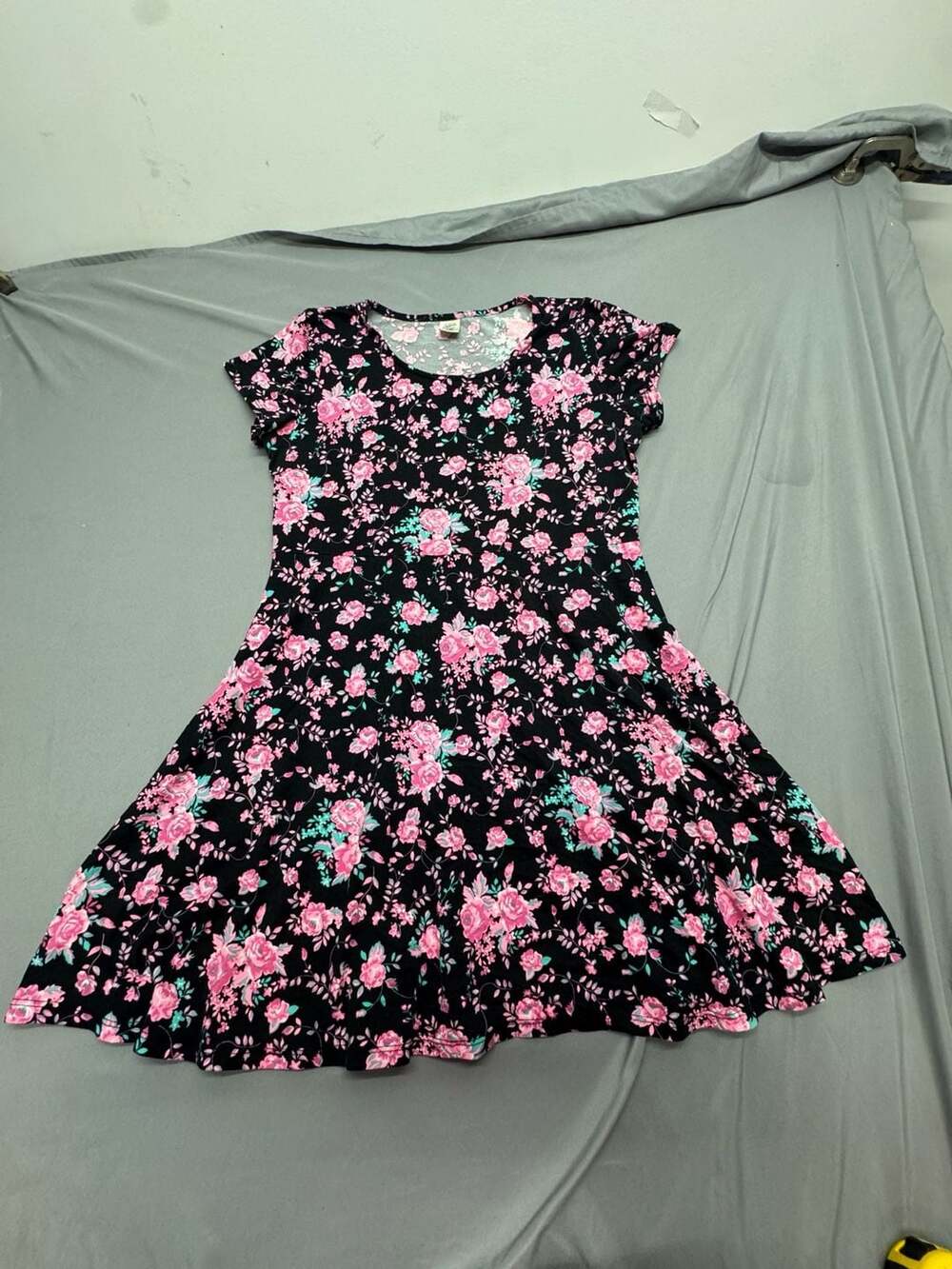 City Streets Floral Dress Size XL 18.5 Plus Black Pink Cap Sleeve Skater